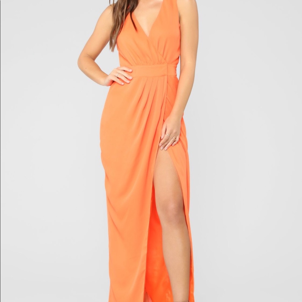 🧡Fashion Nova Sleeveless Maxi Dress🧡